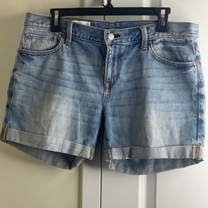 Sexy boyfriend shorts by Gap